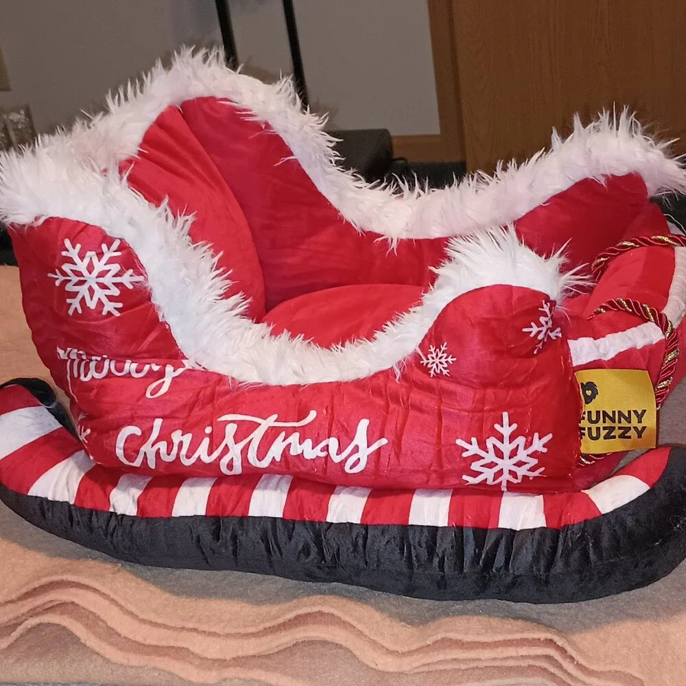 NEW Funny Fuzzy Festive Sleigh Dog Bed Christmas Sleigh Small
